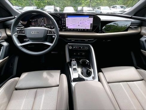 Used 2025 Audi Q5 Premium Plus w/ Premium Plus AWD/4WD image 14
