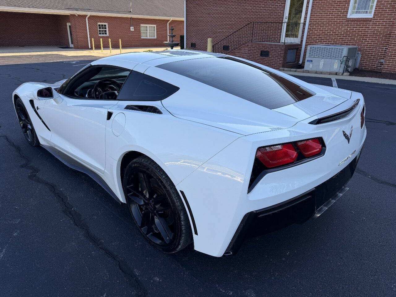 Used 2018 Chevrolet Corvette Stingray Coupe w/ 1LT RWD image 12