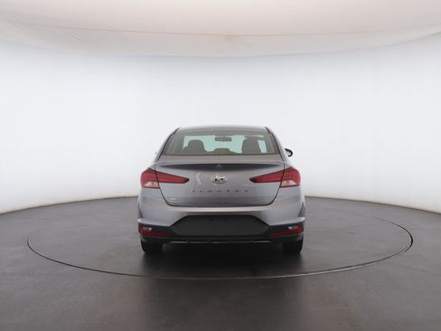 Used 2019 Hyundai Elantra SE w/ Cargo Package FWD image 17