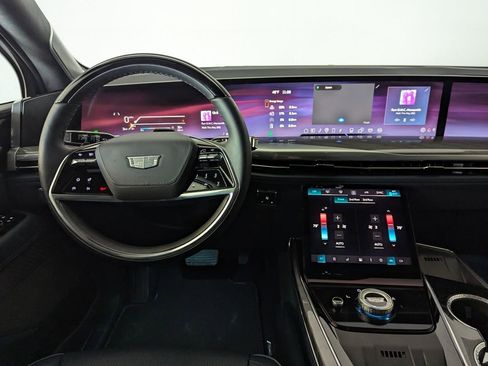 Used 2025 Cadillac Escalade IQ Luxury 2 w/ LPO, Premium Carpet Package image 6