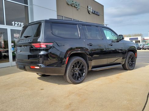 Used 2024 Jeep Wagoneer Series II w/ Convenience Group I AWD/4WD image 4