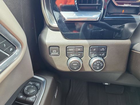 Certified 2024 GMC Sierra 1500 SLT w/ SLT Premium Plus Package AWD/4WD image 26