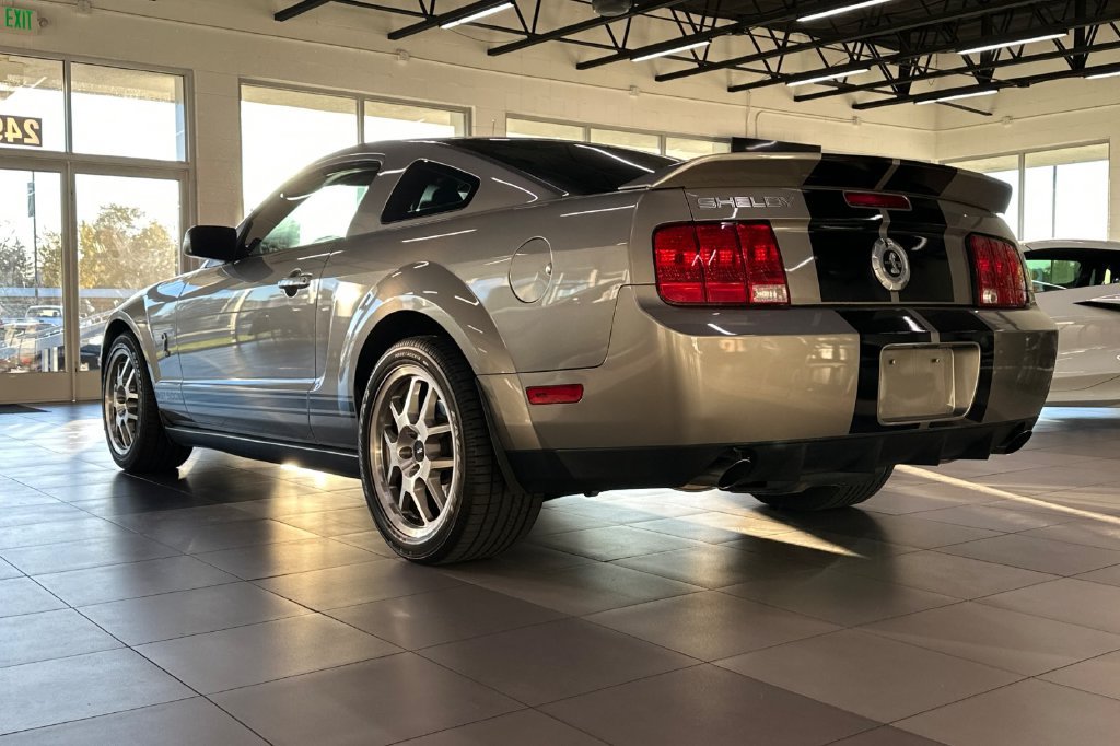Used 2009 Ford Mustang Shelby GT500 RWD image 5