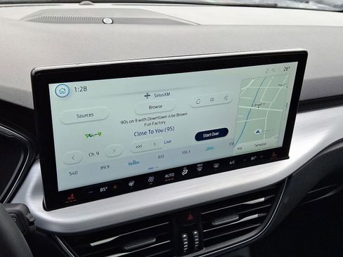 Used 2024 Ford Escape SE w/ PHEV Premium Package image 14