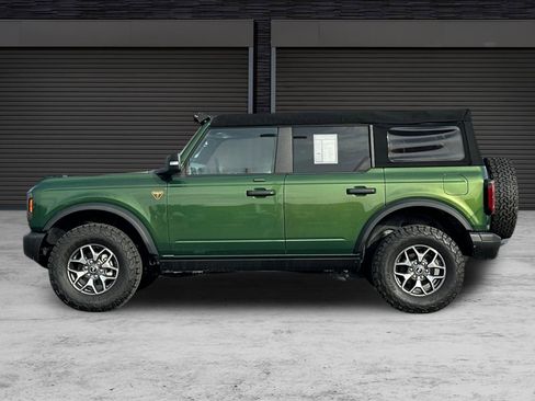 Used 2023 Ford Bronco Badlands image 7