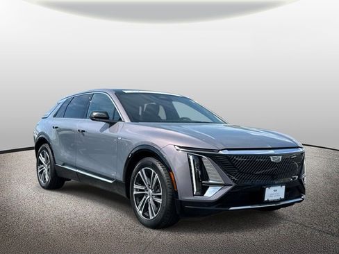 Certified 2024 Cadillac Lyriq Luxury AWD/4WD image 23