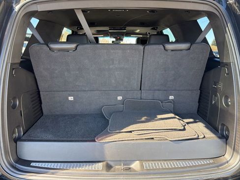 Used 2019 Cadillac Escalade Platinum w/ Escalade Sport Edition AWD/4WD image 25