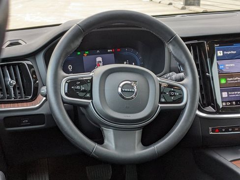 Used 2025 Volvo V60 B5 Cross Country Plus image 14