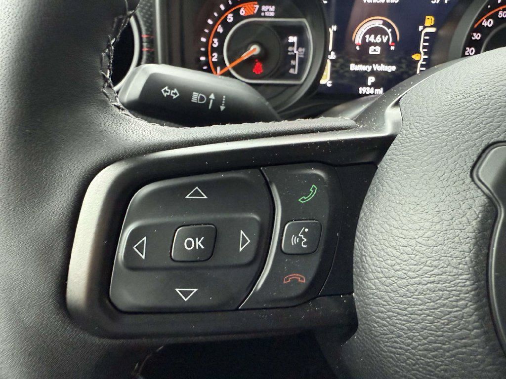 Used 2026 Jeep Wrangler Unlimited Rubicon AWD/4WD image 24