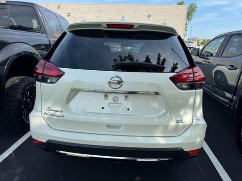 Used 2020 Nissan Rogue SL w/ Premium Package FWD image 5