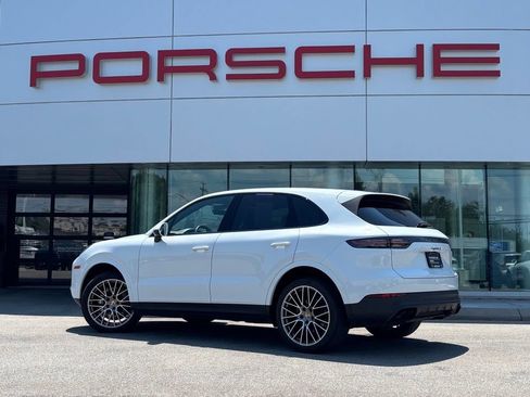 Certified 2023 Porsche Cayenne S Platinum AWD/4WD image 3