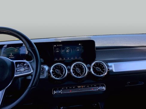 Used 2023 Mercedes-Benz GLB 250 image 7