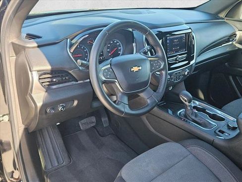 Used 2023 Chevrolet Traverse LT FWD image 10