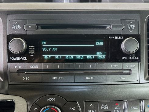 Used 2013 Toyota Sienna XLE FWD image 21