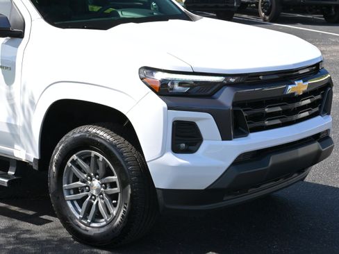 Certified 2024 Chevrolet Colorado LT w/ LT Convenience Package III image 27