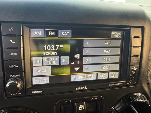 Used 2015 Jeep Wrangler Unlimited Sahara w/ Max Tow Package AWD/4WD image 31