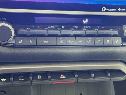 Used 2024 Toyota Tundra Limited image 20