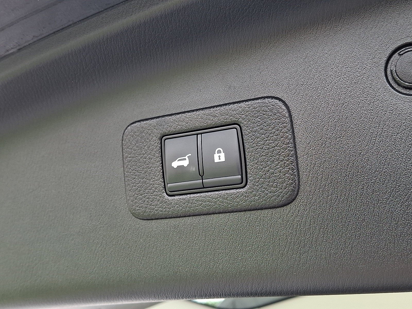 Certified 2024 Nissan Armada Platinum w/ Captain's Chairs Package AWD/4WD image 33