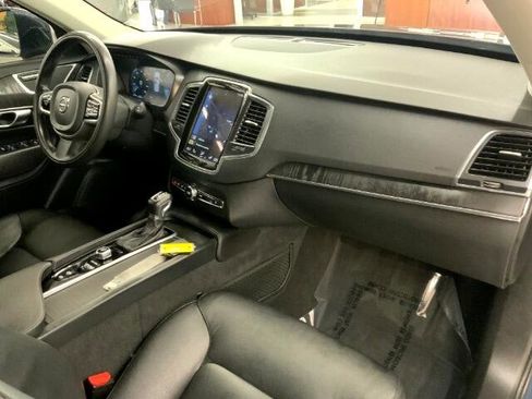Used 2020 Volvo XC90 T6 Momentum image 9