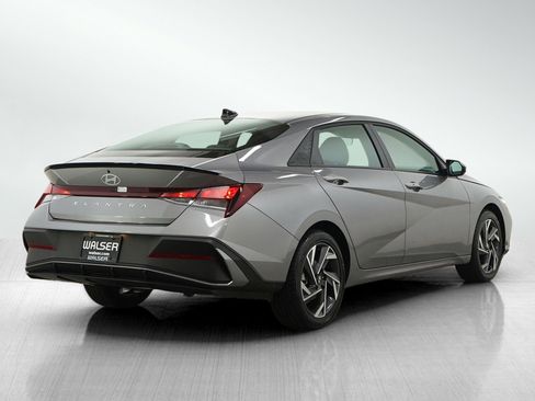 Certified 2025 Hyundai Elantra Sport FWD image 5