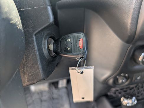 Used 2015 Jeep Wrangler Unlimited Sahara image 22