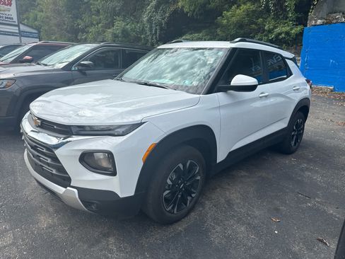 Used 2023 Chevrolet TrailBlazer LT w/ Convenience Package image 2