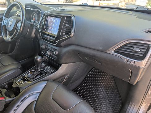 Used 2020 Jeep Cherokee Limited w/ Luxury Group image 23