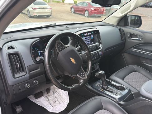 Used 2017 Chevrolet Colorado Z71 AWD/4WD image 17