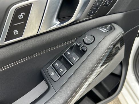 Used 2022 BMW X5 M50i w/ Premium Package image 24