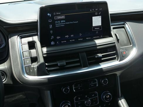 Used 2024 Chevrolet Suburban Premier RWD image 18