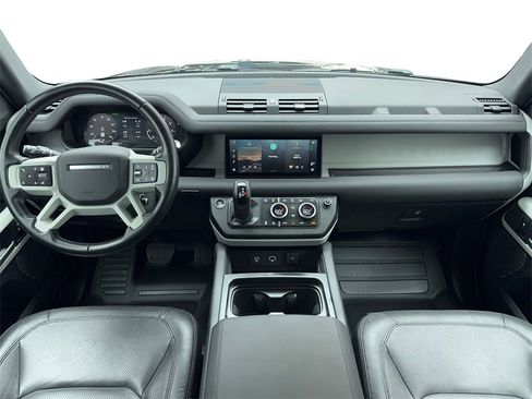 Used 2024 Land Rover Defender 90 S image 11