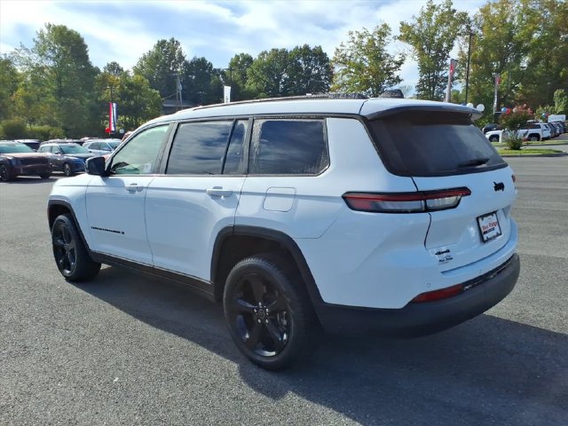 Used 2024 Jeep Grand Cherokee L Laredo AWD/4WD image 9