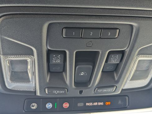 Used 2022 GMC Sierra 2500 AT4 w/ AT4 Preferred Package AWD/4WD image 34