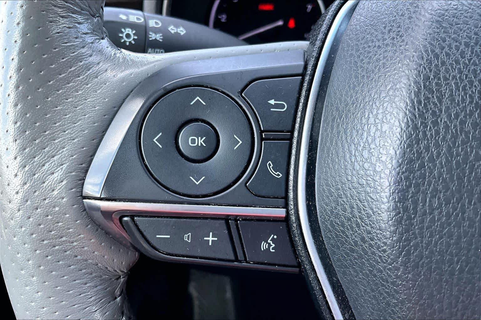 Used 2020 Toyota Avalon Limited FWD image 21