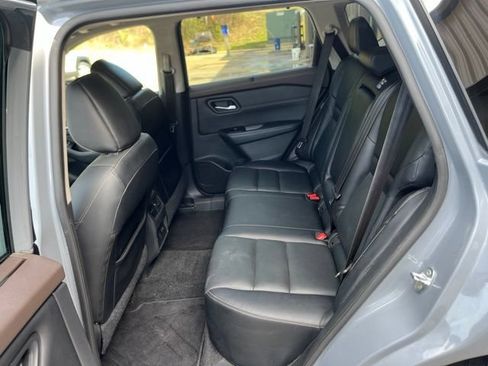 Used 2022 Nissan Rogue SL w/ SL Premium Package FWD image 11