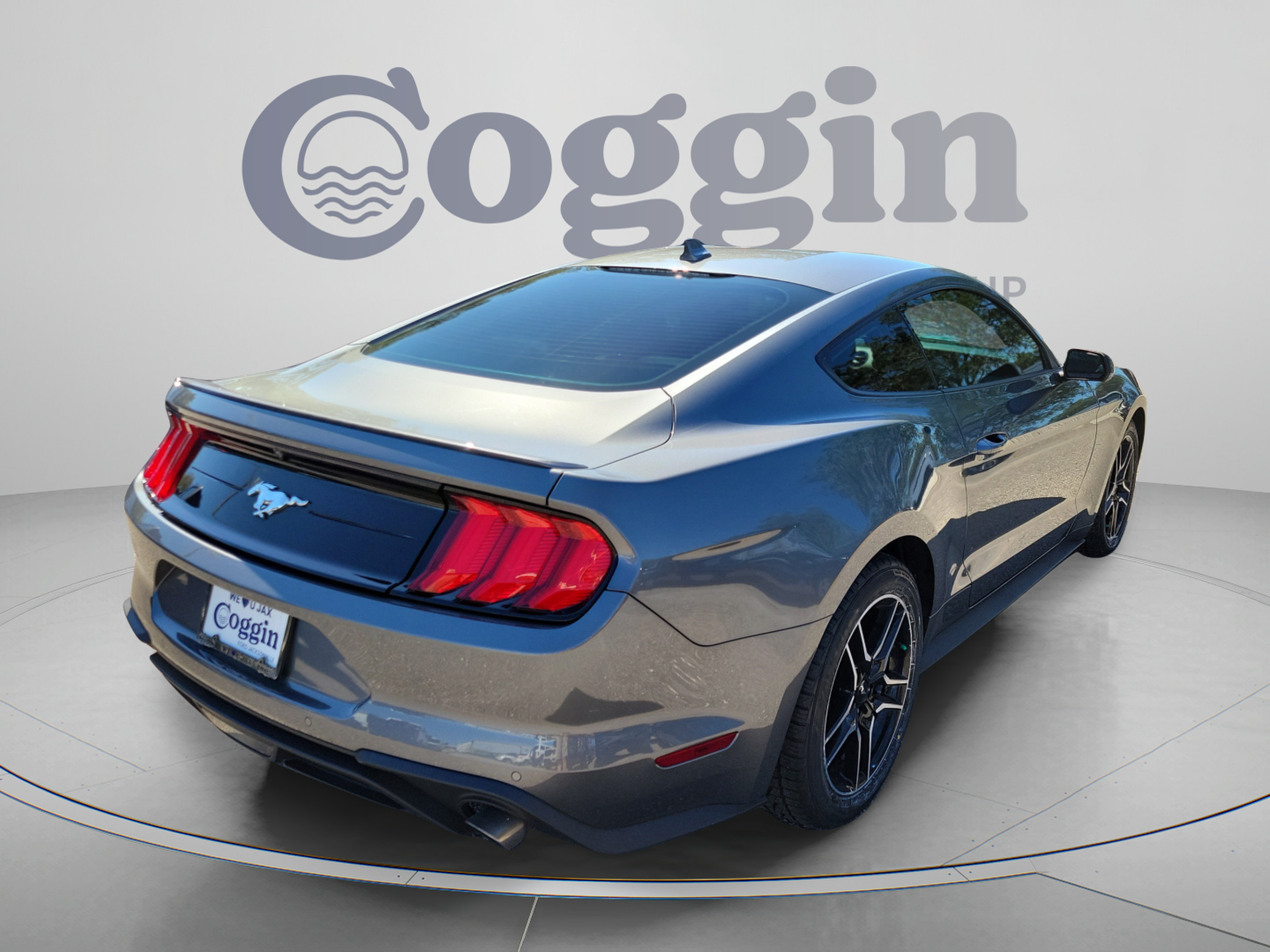 Used 2022 Ford Mustang Premium RWD image 3
