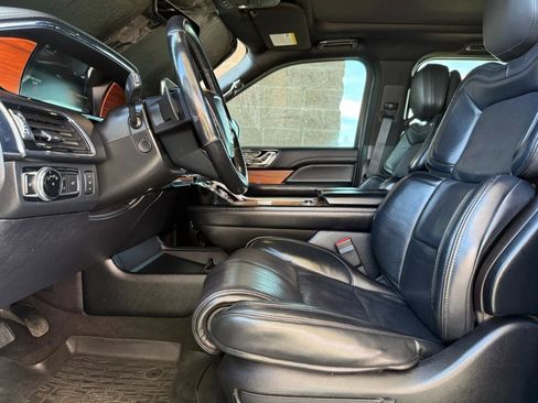 Used 2019 Lincoln Navigator Reserve w/ Cargo Package image 45