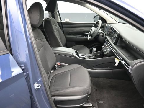 Certified 2025 Hyundai Tucson SE image 24