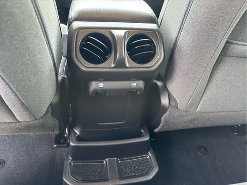 Used 2024 Jeep Wrangler Unlimited w/ Convenience Group AWD/4WD image 17