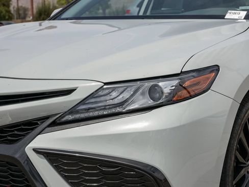 Used 2024 Toyota Camry XSE FWD image 11