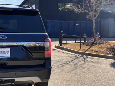 Used 2021 Ford Expedition Max Limited image 24