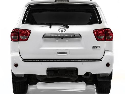 Used 2011 Toyota Sequoia Platinum image 7