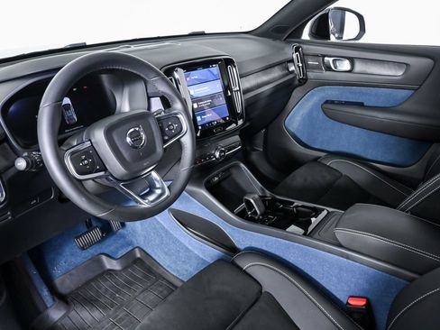 Certified 2023 Volvo C40 P8 Recharge Ultimate w/ Protection Package Premier image 6