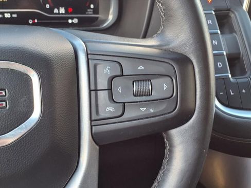 Used 2022 GMC Yukon SLE image 32