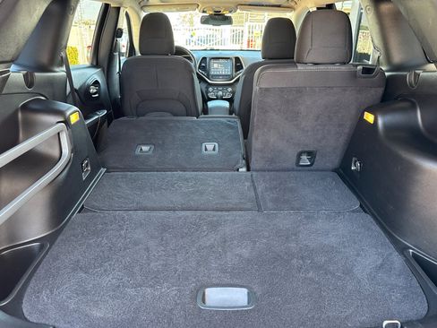 Used 2015 Jeep Cherokee Latitude w/ Comfort/Convenience Group image 14