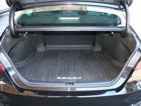 Used 2020 Toyota Camry LE w/ Convenience Package FWD image 24