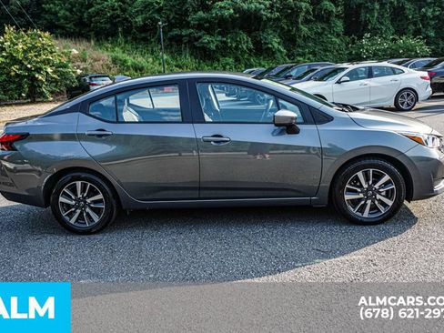 Used 2024 Nissan Versa SV FWD image 8