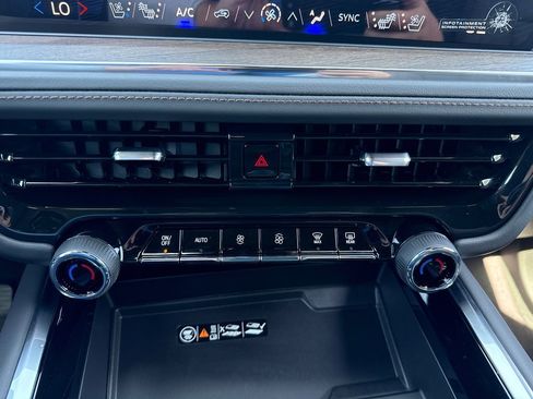 New 2026 Chevrolet Tahoe High Country AWD/4WD image 17