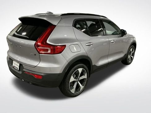New 2026 Volvo XC40 B5 Plus w/ Protection Package Premier AWD/4WD image 5
