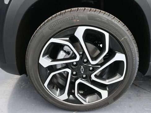 New 2026 Chevrolet Trax RS w/ Sunroof Package FWD image 17